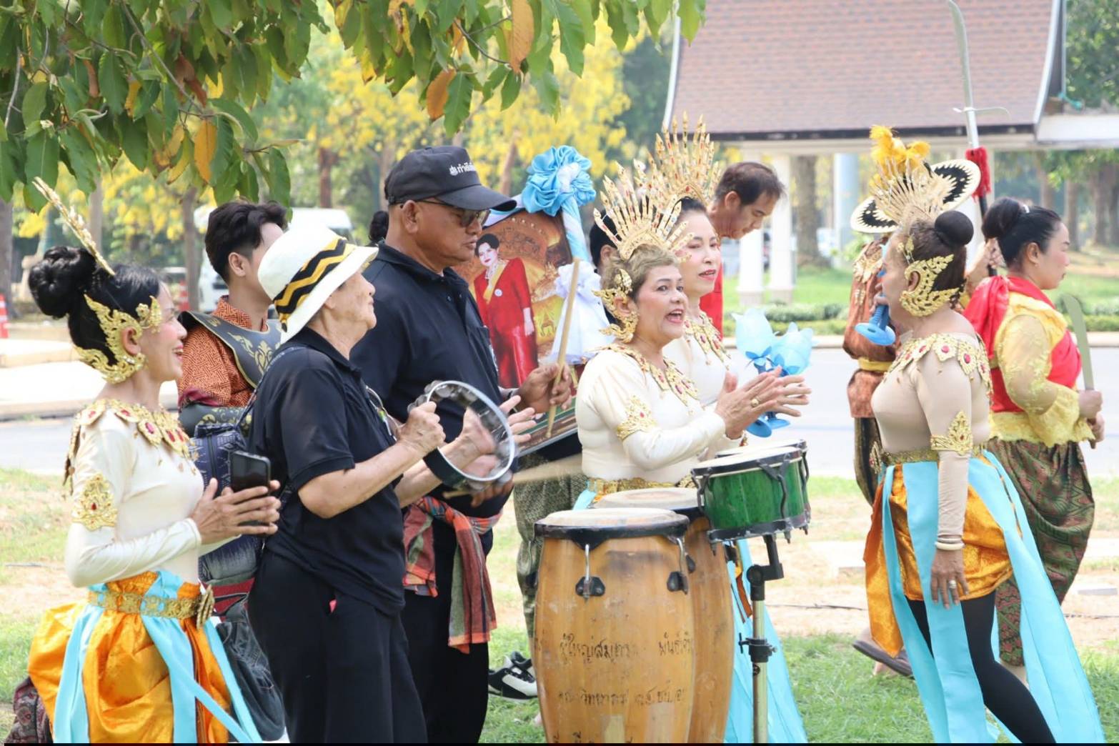 title - ผู้ว่าราชการจังหวัดพระนครศรีอยุธยา เป็นประธานในพิธีเปิดโครงการธรรมชาติยาตรา ทสม.อยุธยา ทำความดีเพื่อแม่ ณ ศูนย์ส่งเสริมและพัฒนาอาชีพเสริมนอกภาคการเกษตร (ศูนย์ศิลปชีพบางไทรฯ (เดิม)) 